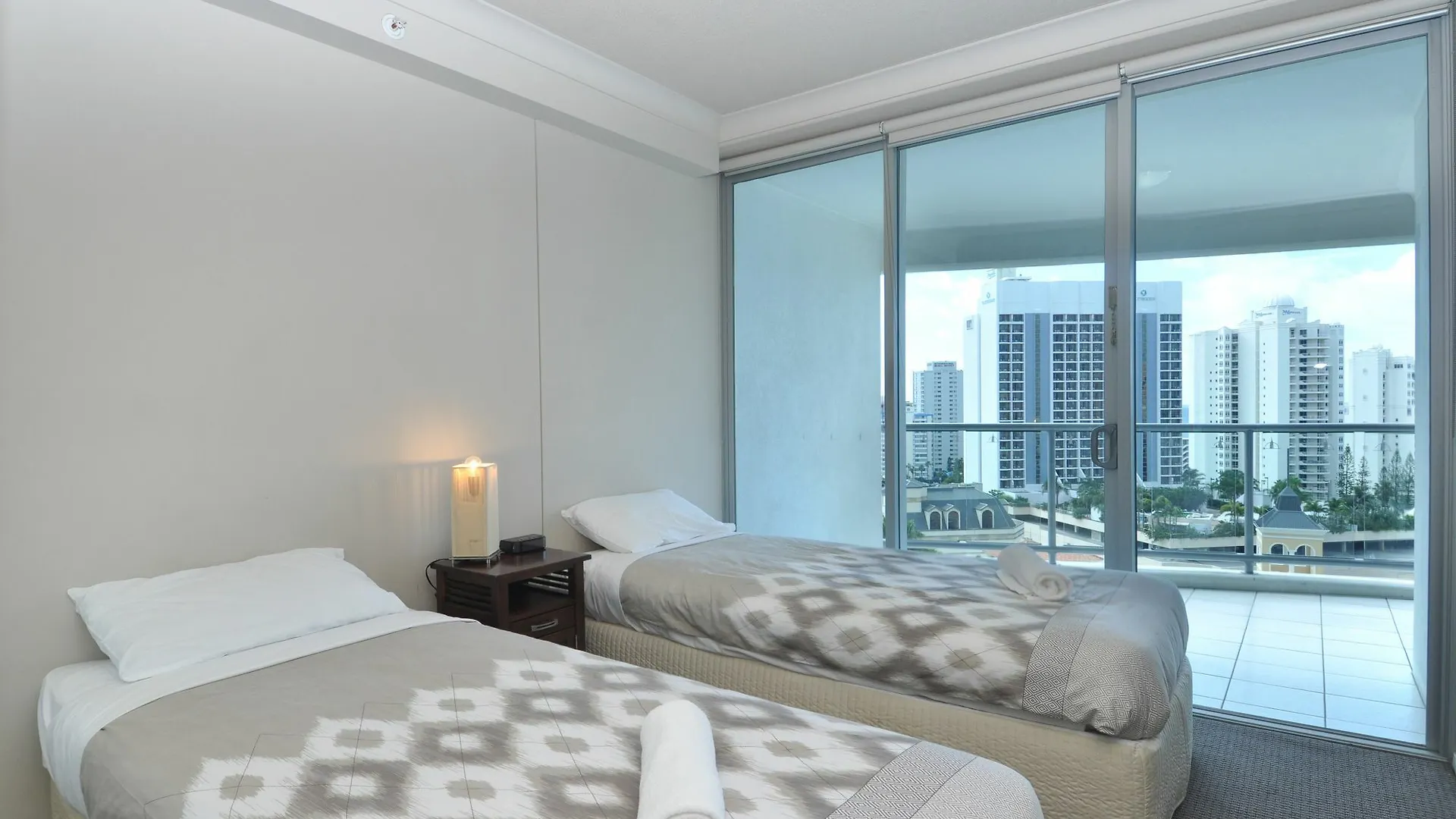 Chevron Renaissance - Hr Surfers Paradise Gold Coast