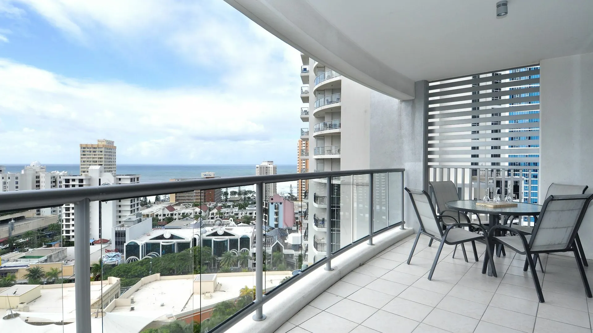 Chevron Renaissance - Hr Surfers Paradise Gold Coast 0*,  Avustralya